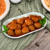 Chifteluțe din carne de porc cu sos tomat 